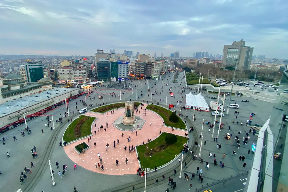 میدان گالاتاسرای خیابان استقلال استانبول 